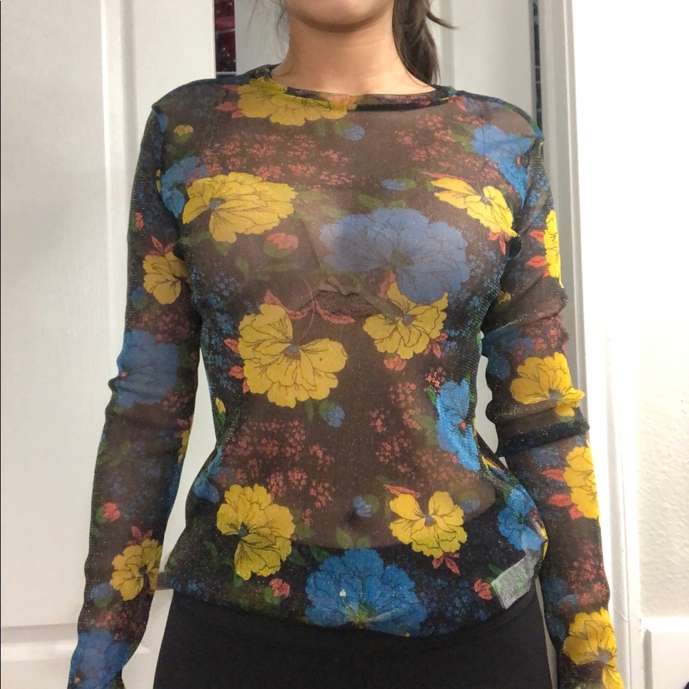 Flower pattern mesh top